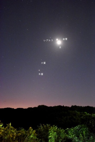 １０月９日の月と惑星の位置関係。金星と月が大接近している様子が見えました