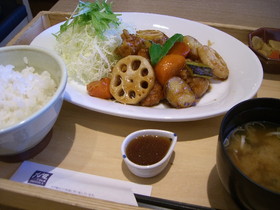 鶏と野菜の黒酢あん定食