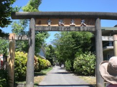 鳥居に書かれた教会の文字